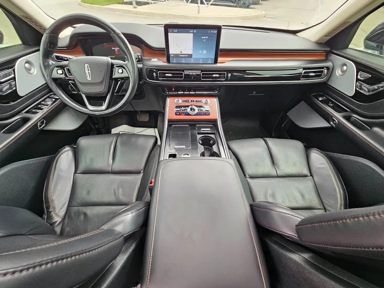 Lincoln Aviator снимка Lincoln Aviator