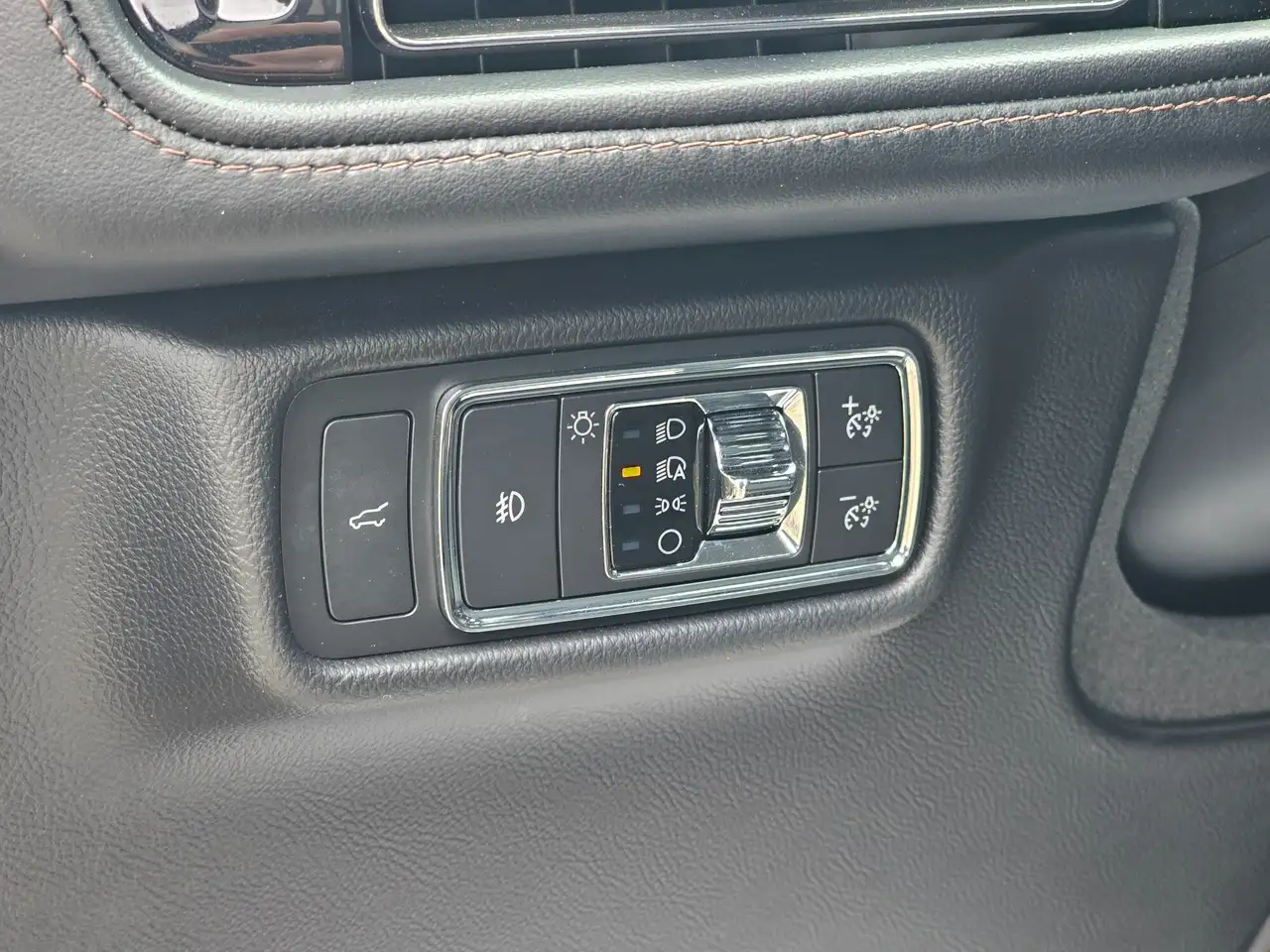 Lincoln Aviator снимка Lincoln Aviator
