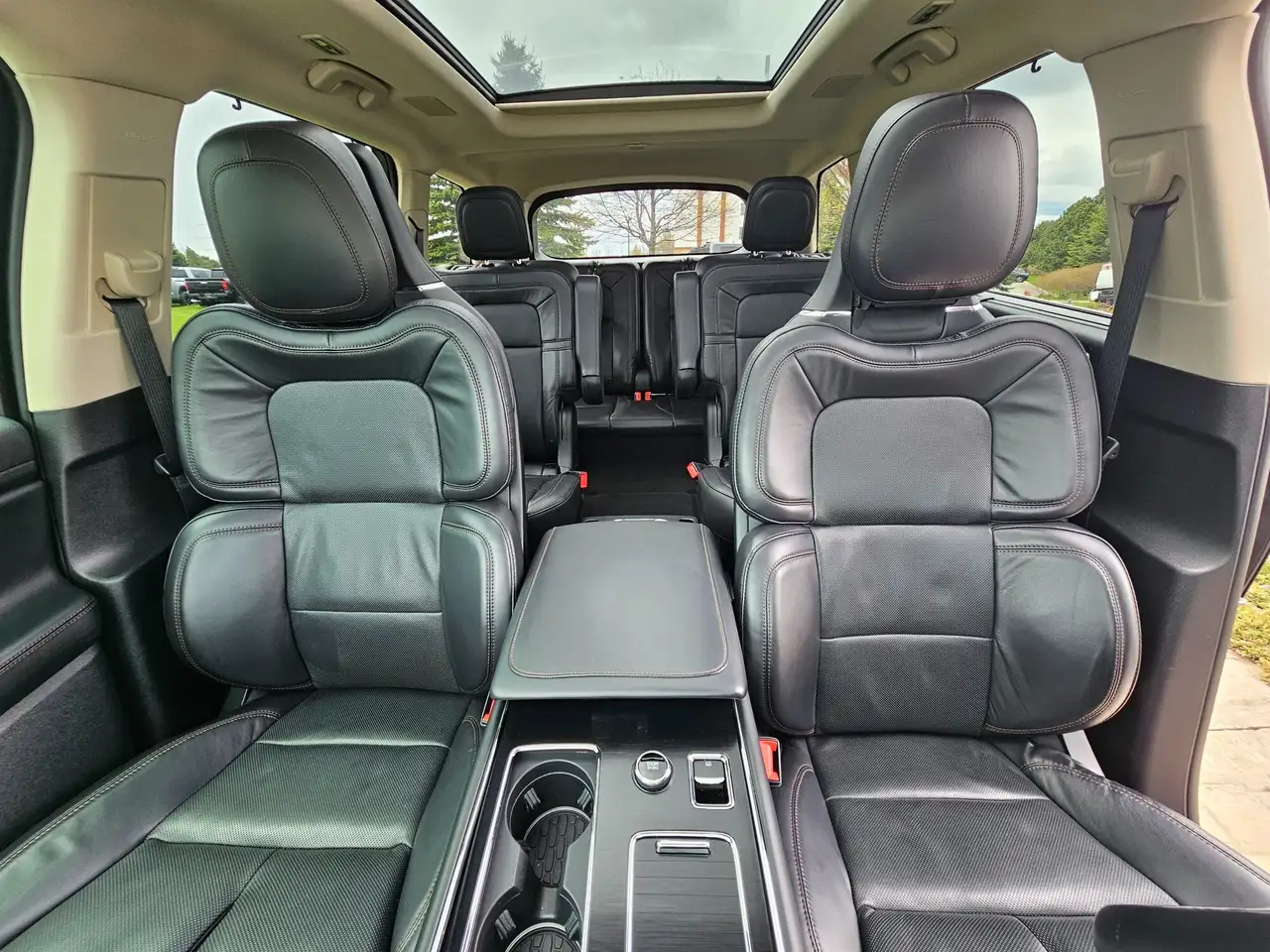Lincoln Aviator снимка Lincoln Aviator