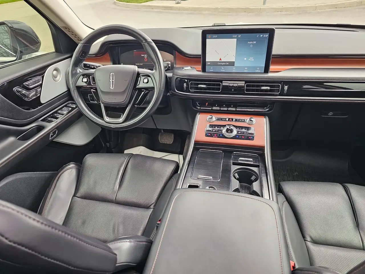 Lincoln Aviator снимка Lincoln Aviator