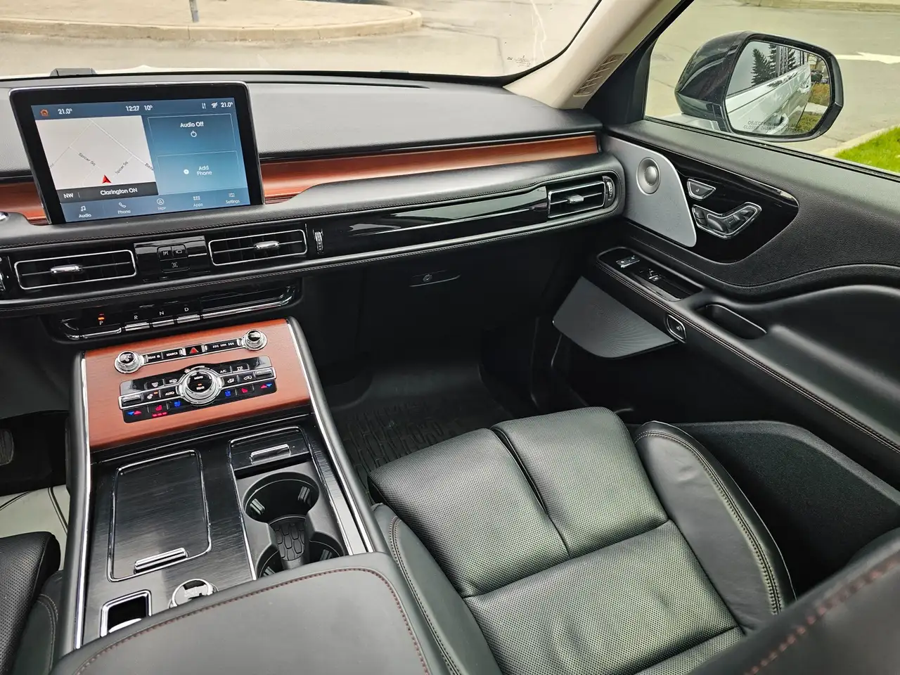 Lincoln Aviator снимка Lincoln Aviator