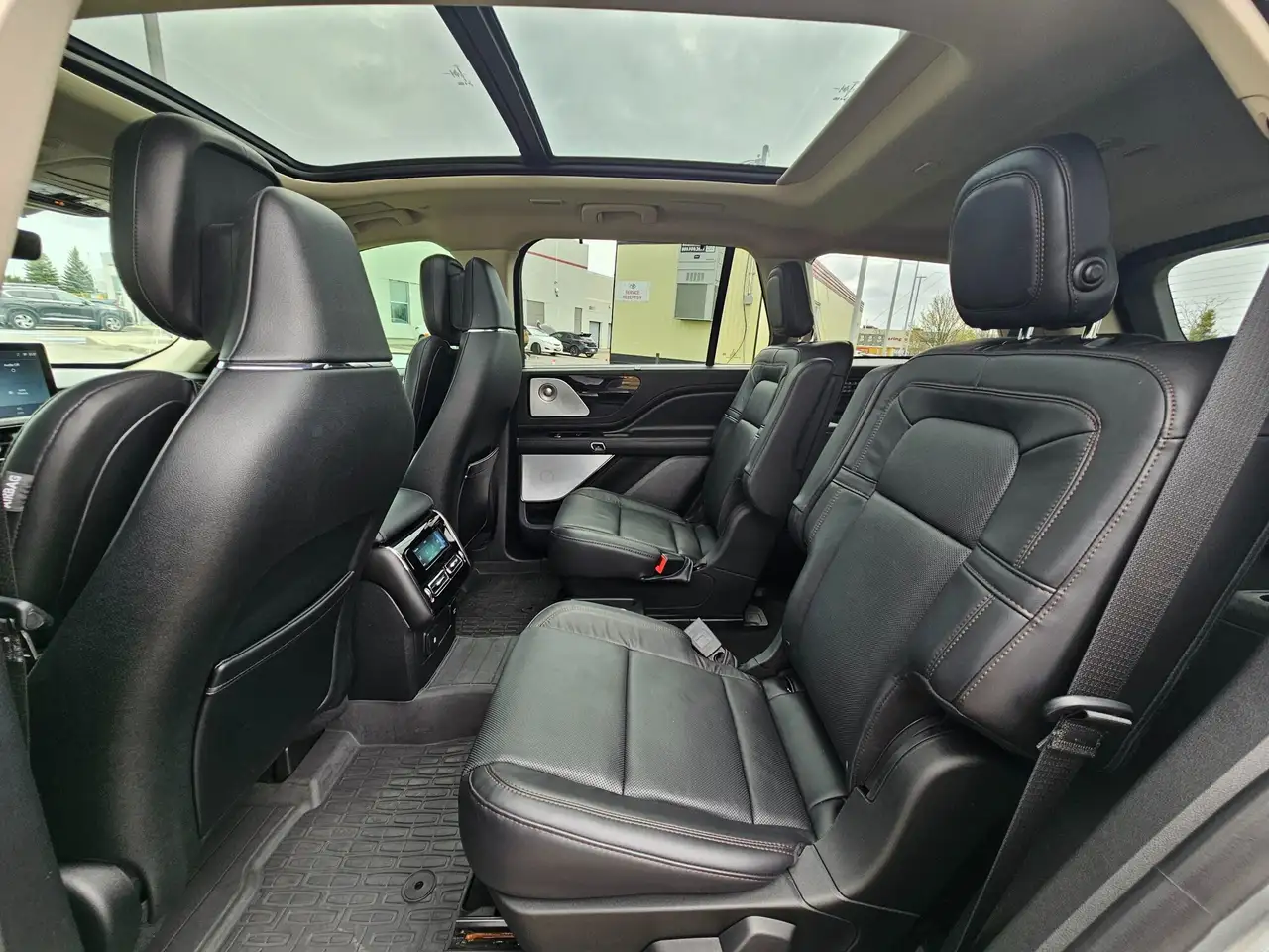 Lincoln Aviator снимка Lincoln Aviator