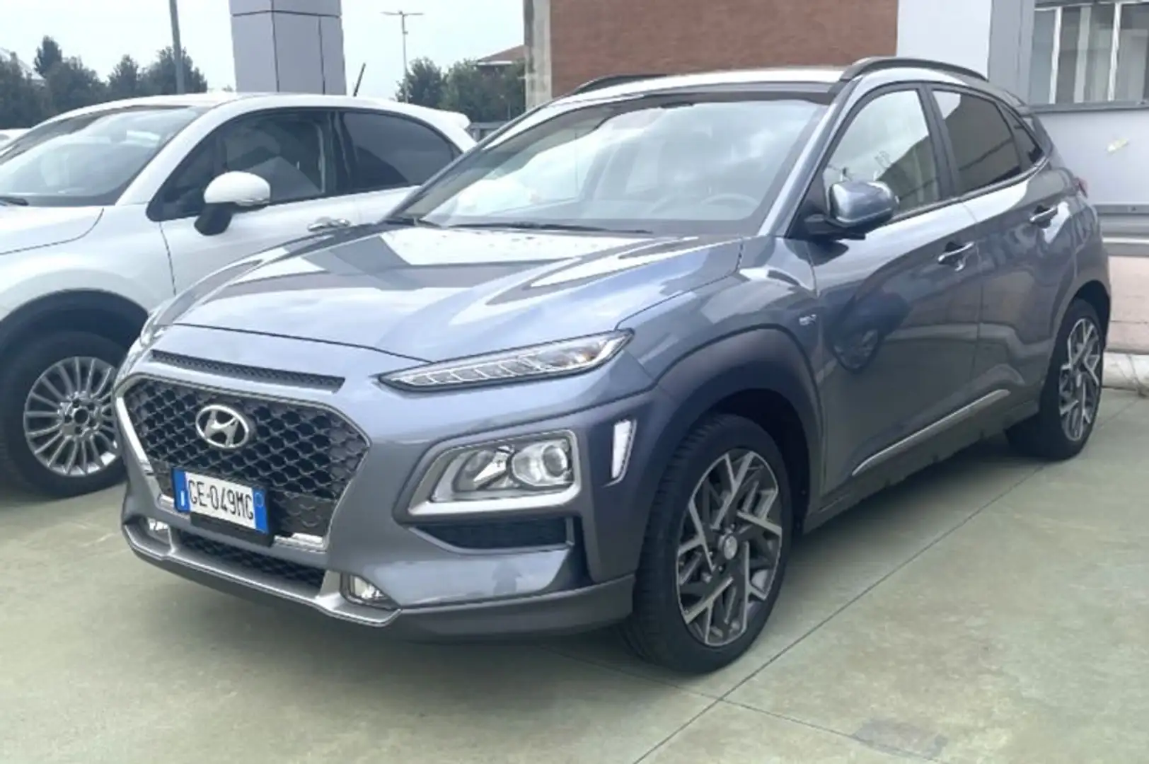 Hyundai KONA HEV 1.6 DCT XPrime+ SAFETY PACK Šedá - 2
