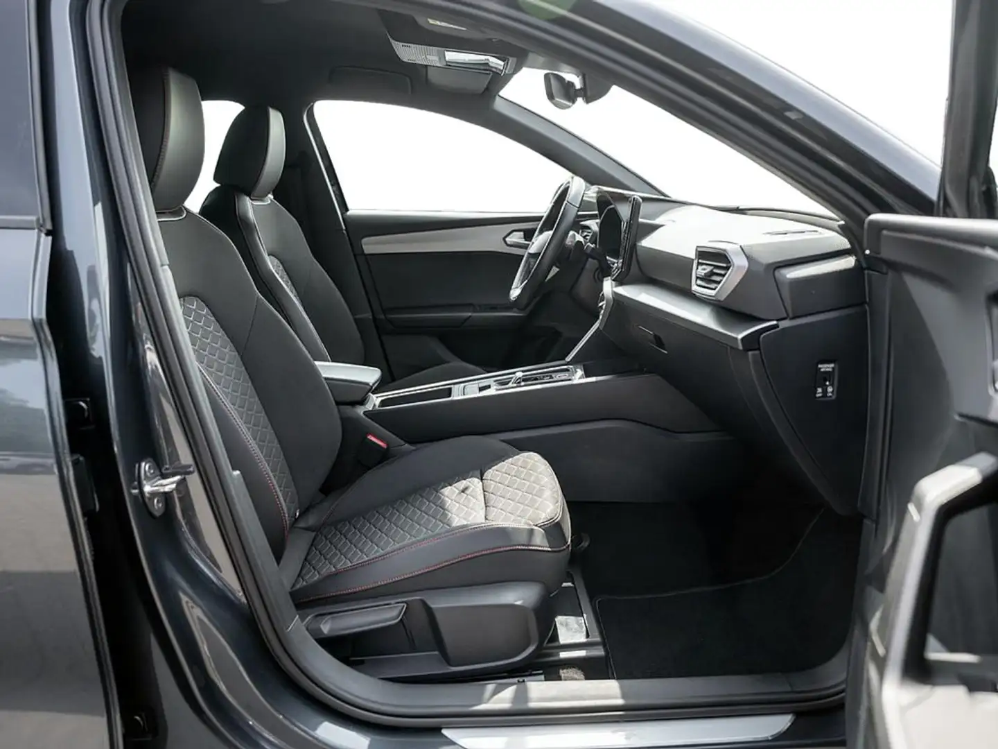 SEAT Leon ST 1.5 eTSI FR AHK Sthzg Kam LED Navi Grau - 2