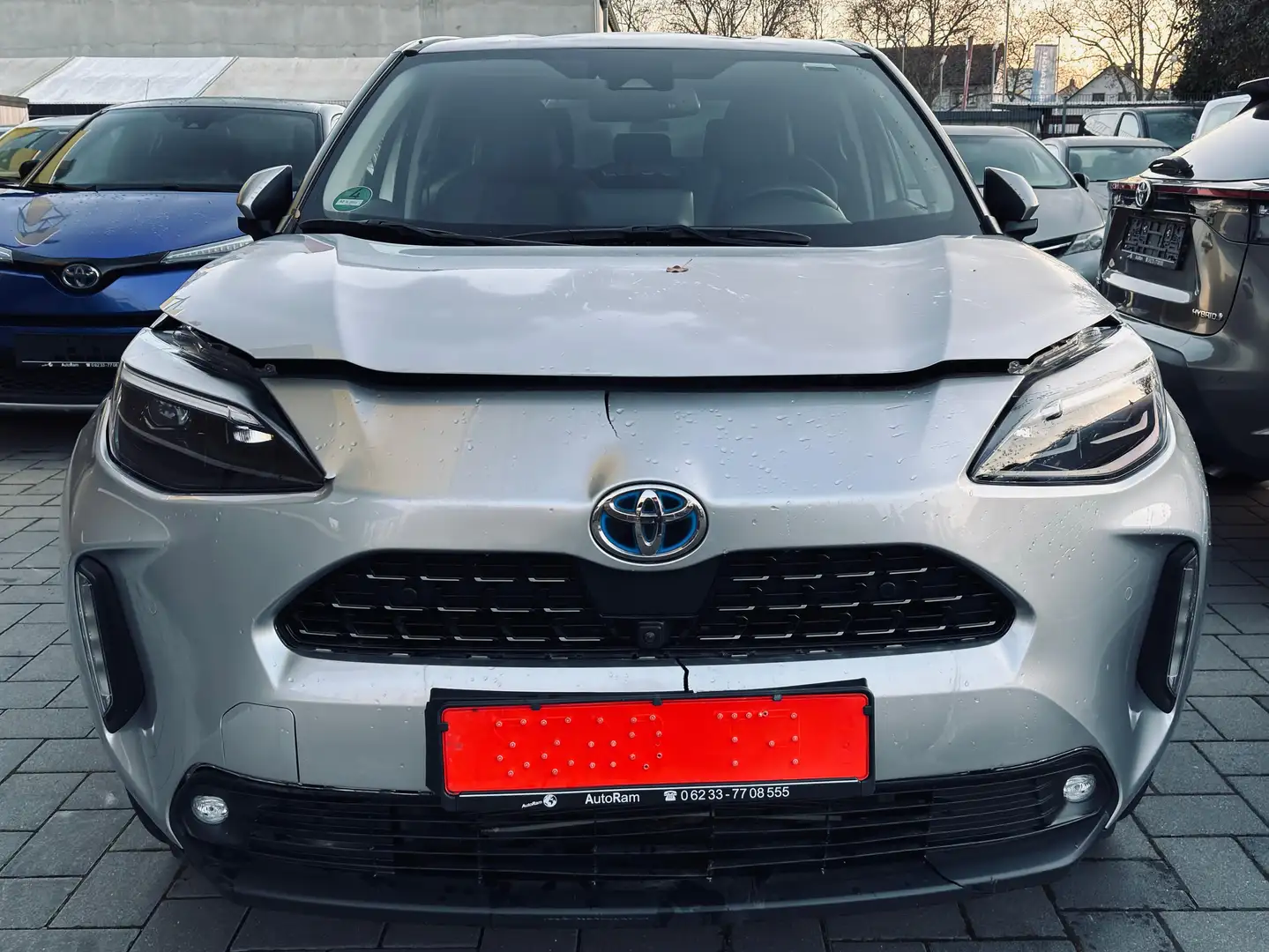 Toyota Yaris Cross Hybrid FWD Elegant Grau - 2