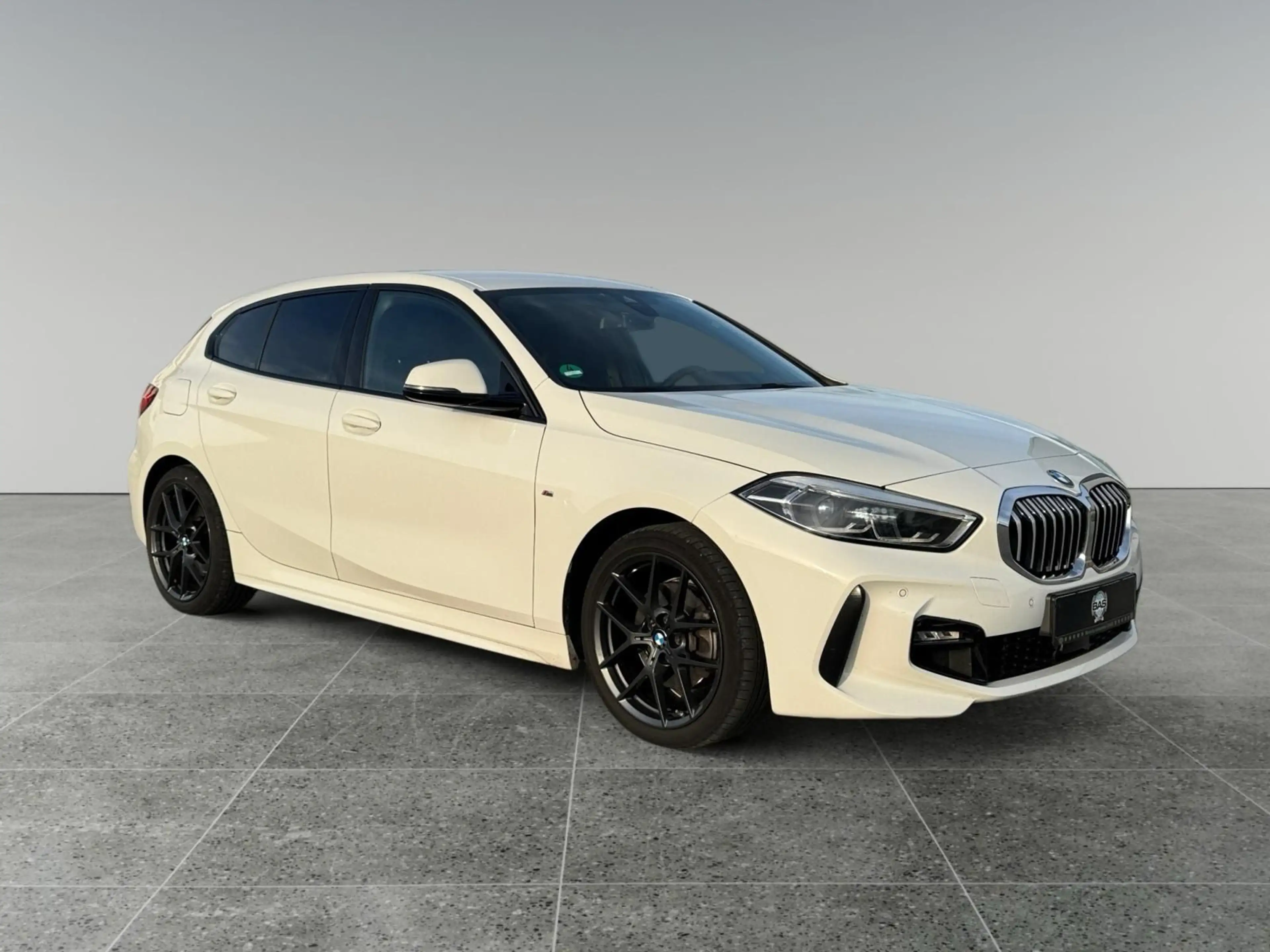 BMW 118 i M Sport LED/Carplay/8fach/TÜV&Service Neu — photo 3