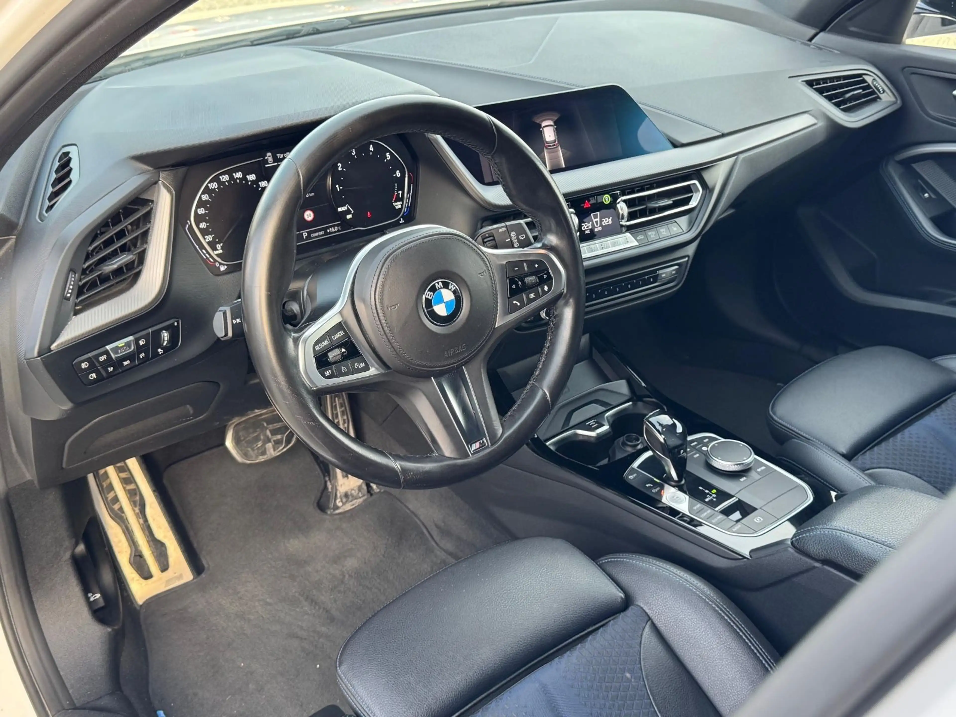 BMW 118 i M Sport LED/Carplay/8fach/TÜV&Service Neu — photo 11
