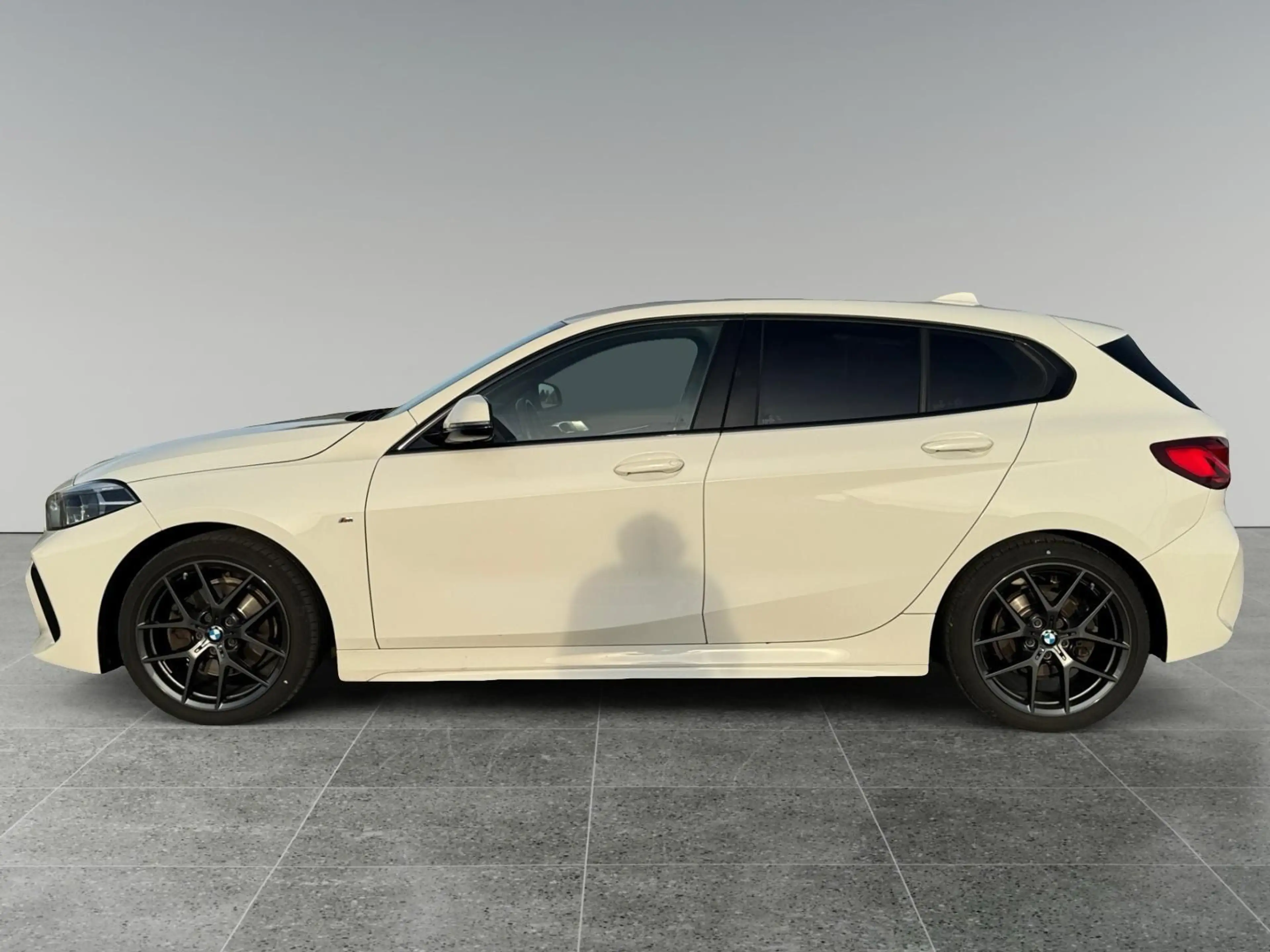 BMW 118 i M Sport LED/Carplay/8fach/TÜV&Service Neu — photo 8
