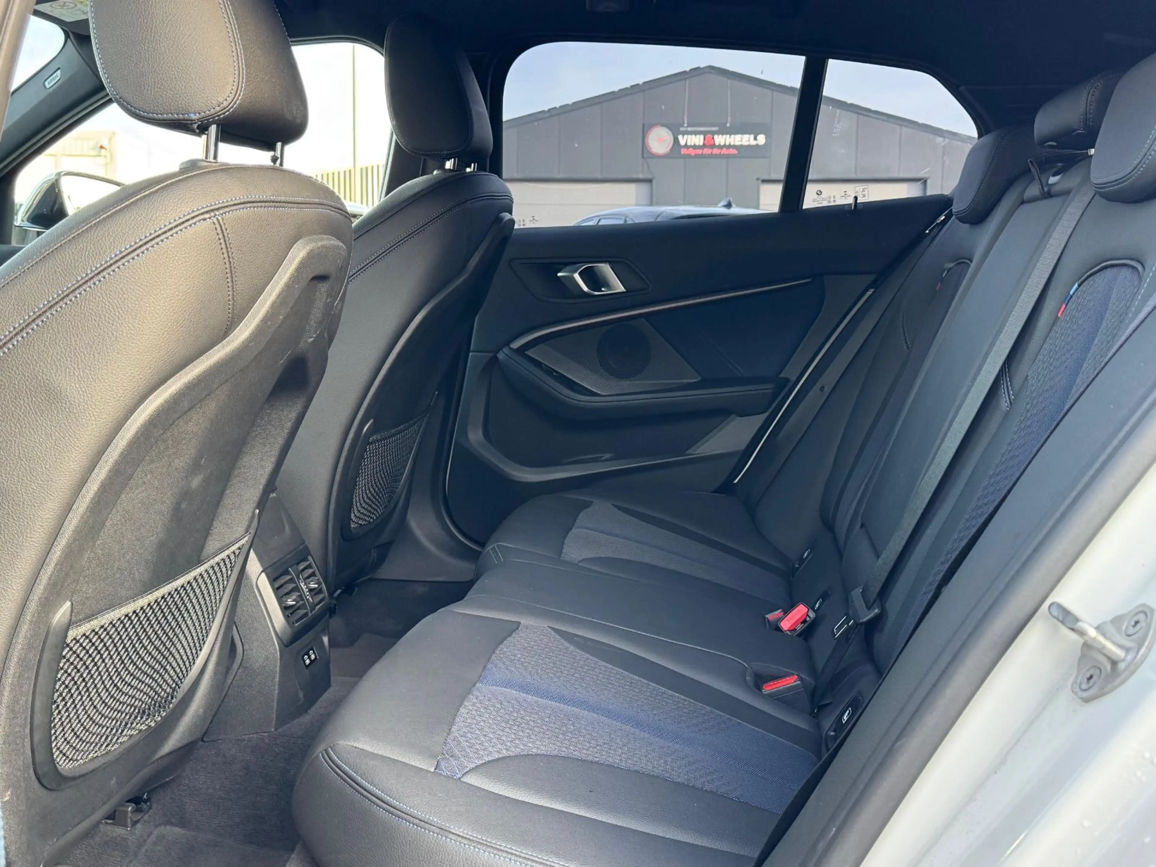 BMW 118 i M Sport LED/Carplay/8fach/TÜV&Service Neu — photo 23