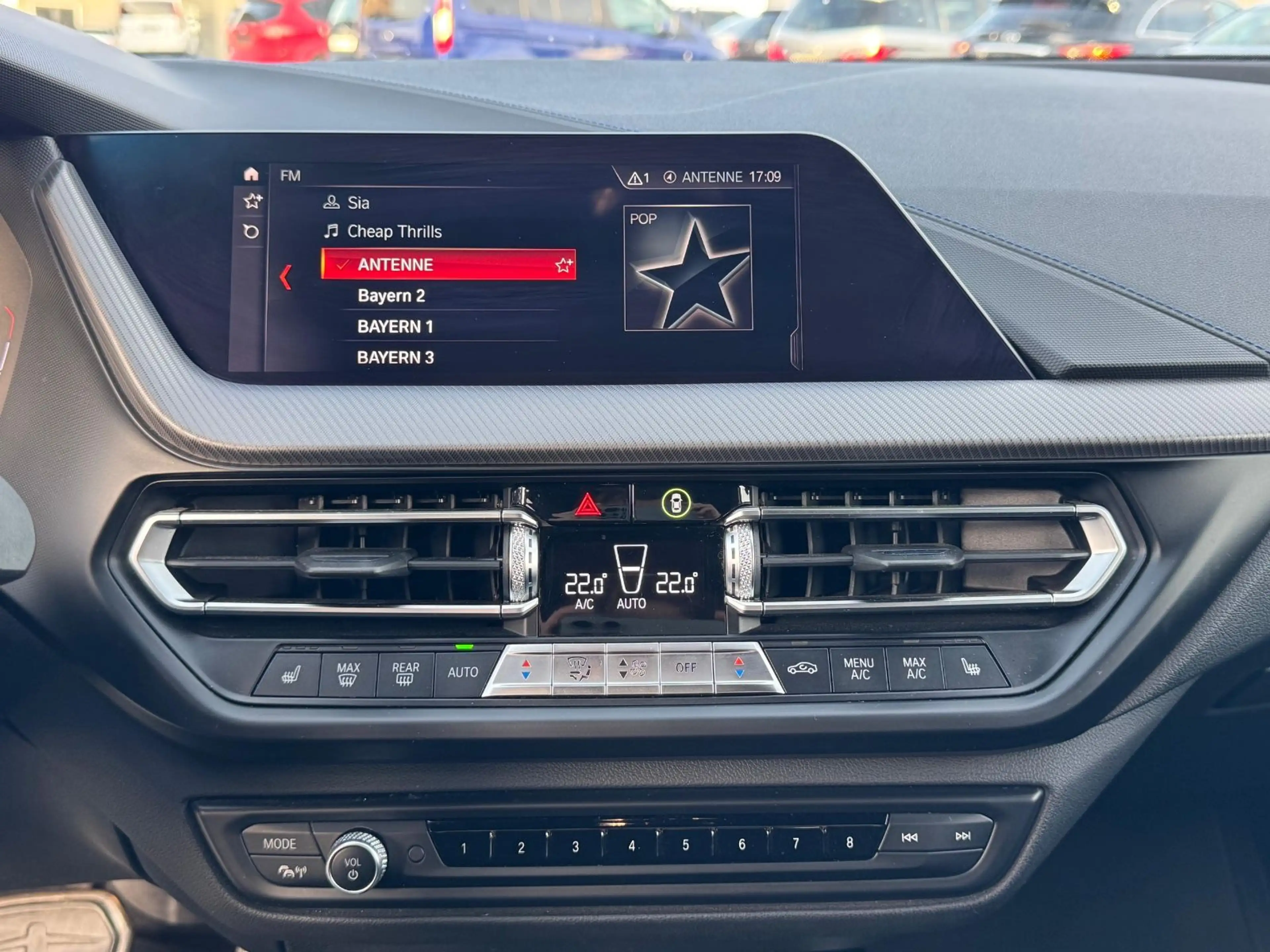 BMW 118 i M Sport LED/Carplay/8fach/TÜV&Service Neu — photo 18