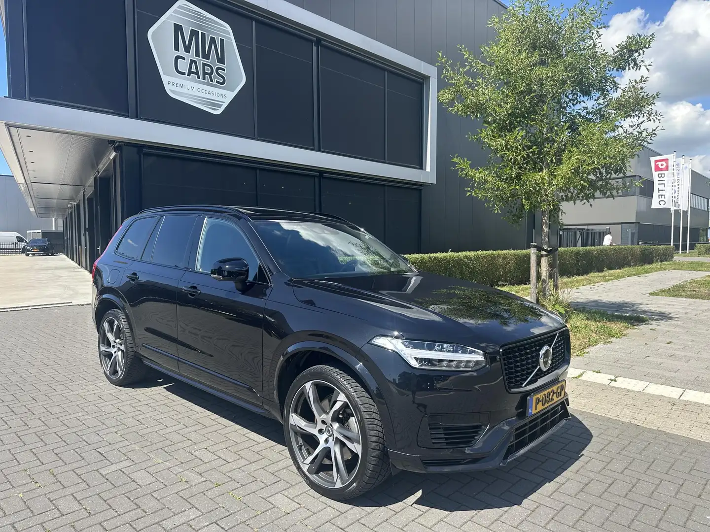 Volvo XC90 2.0 T8 Recharge AWD R-Design Zwart - 1
