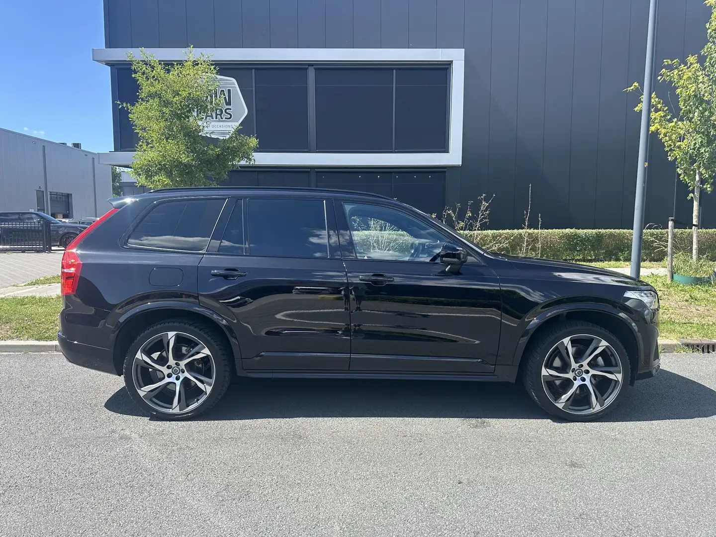 Volvo XC90 2.0 T8 Recharge AWD R-Design Zwart - 2