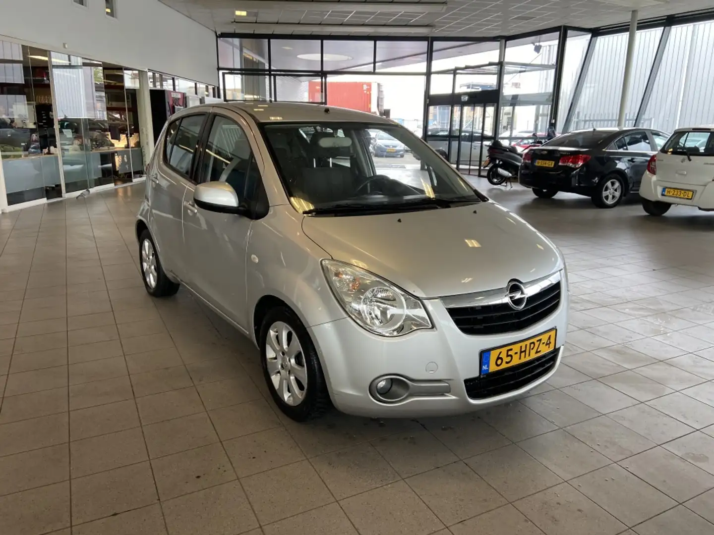 Opel Agila 1.2 Enjoy Grijs - 2