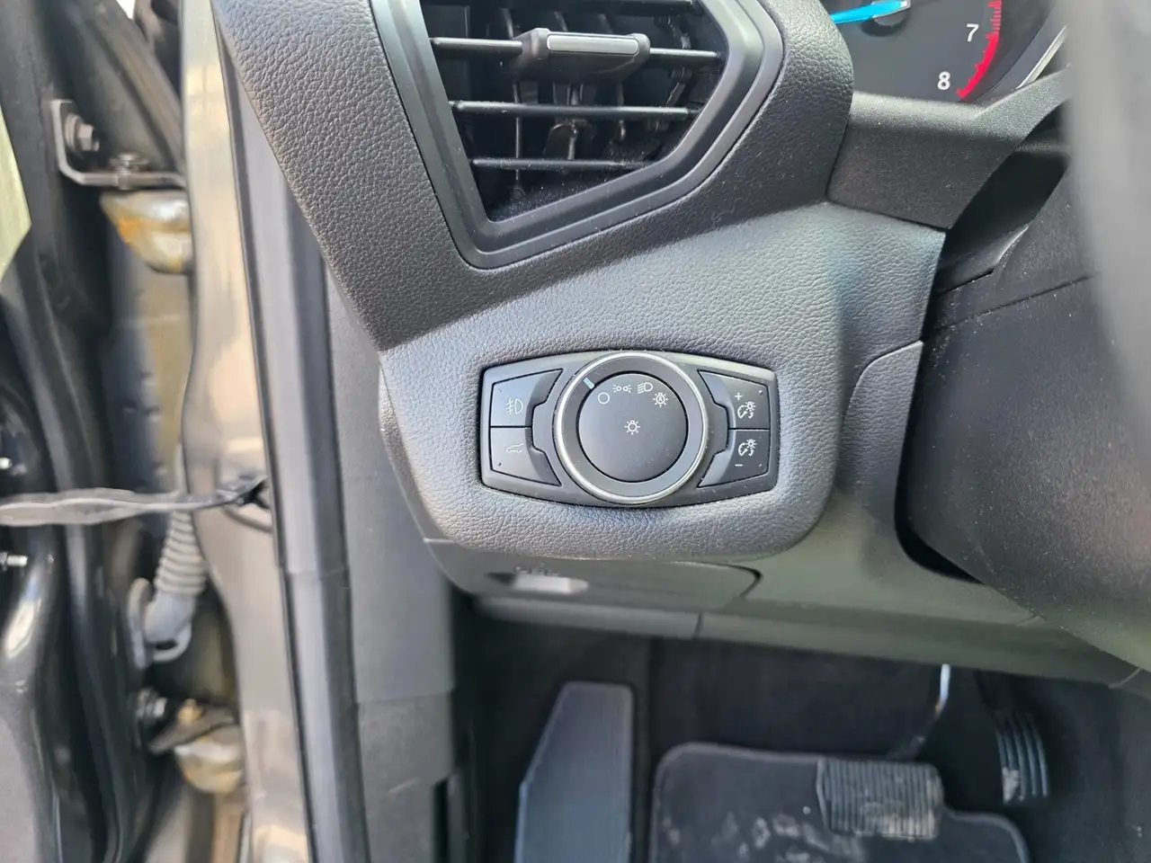 Ford Escape снимка Ford Escape