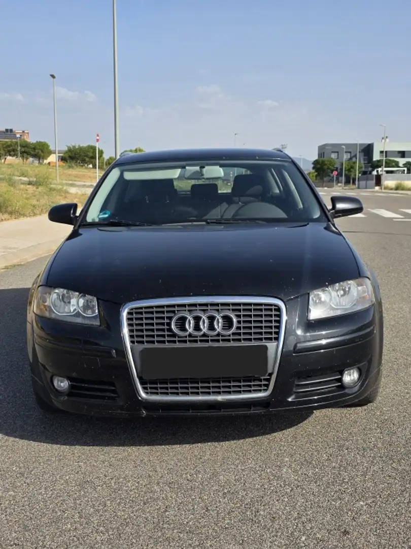 Audi A3 Sportback 2.0TDI Ambiente DPF Negro - 2
