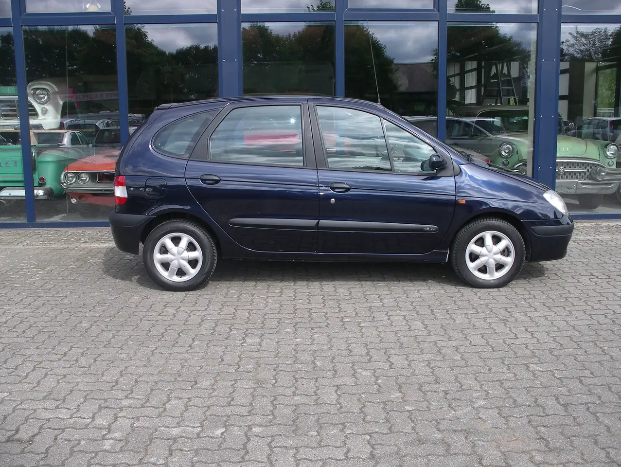 Renault Scenic 1.6 16V RXE, foto 2