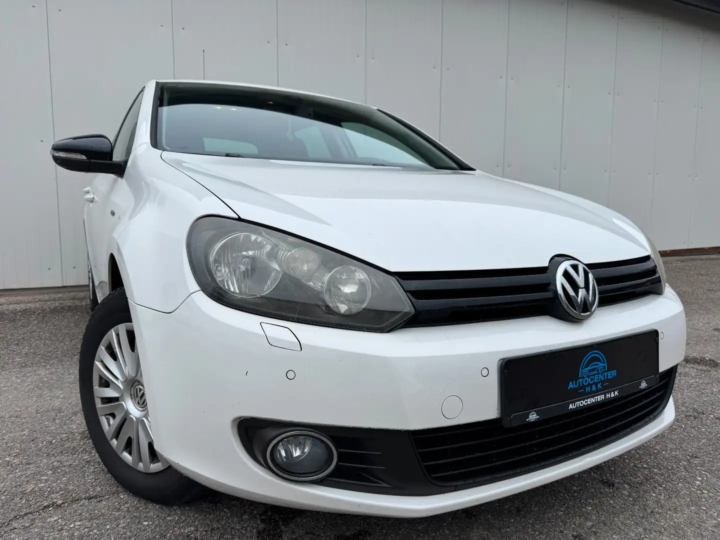 Volkswagen Golf VI 1.6 TDI Match *19%MWST*SHZ*KLIMA* Wit - 1