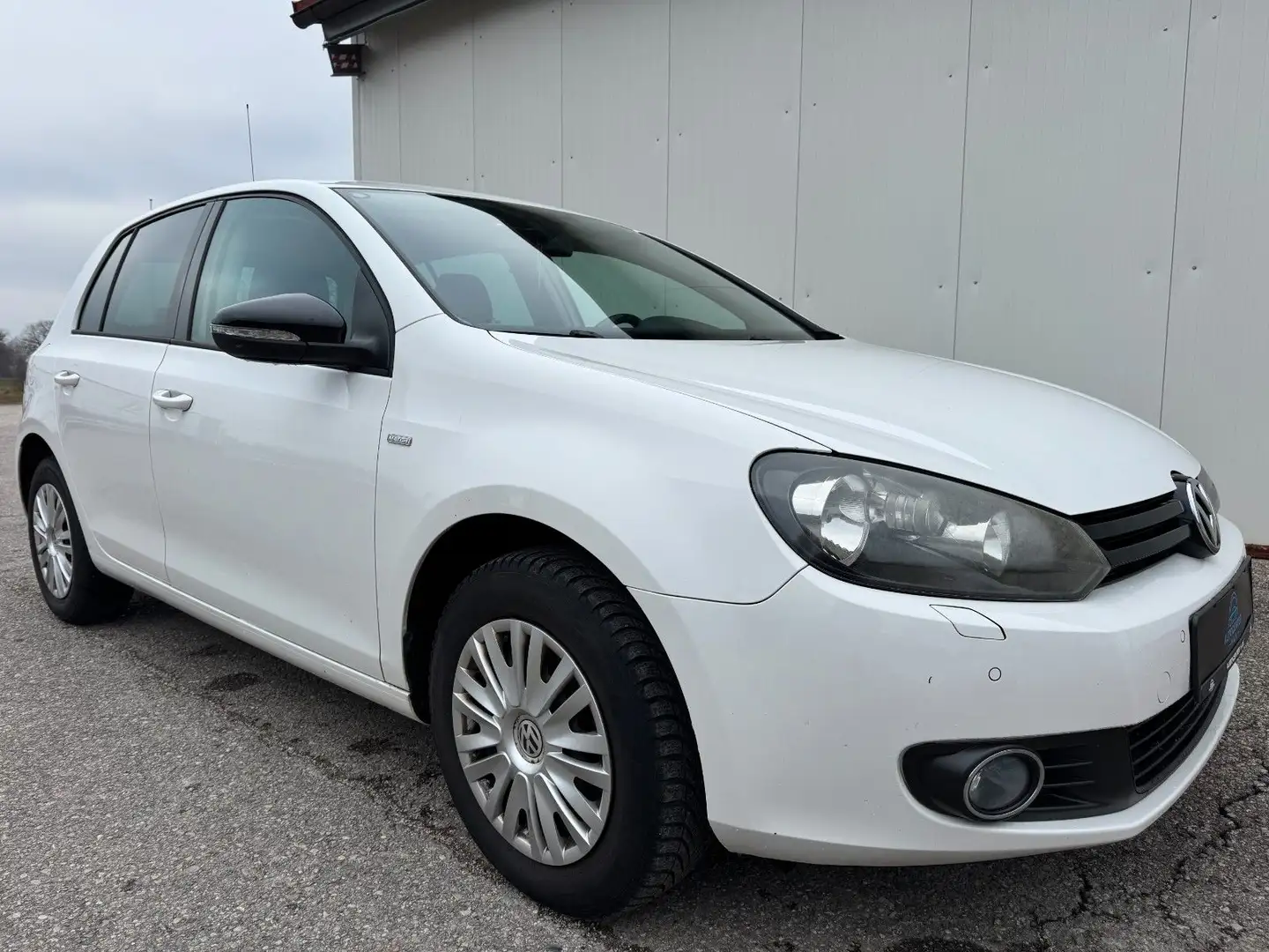 Volkswagen Golf VI 1.6 TDI Match *19%MWST*SHZ*KLIMA* Wit - 2