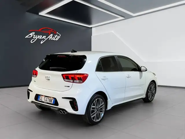 Kia Rio view 5