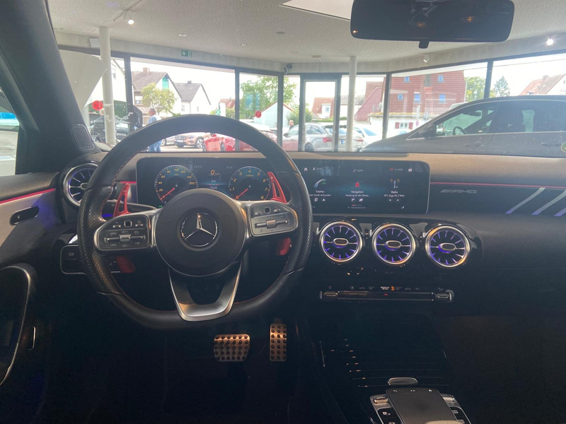 Mercedes-Benz A 35 AMG 4M Limousine Night Sound/AHK/MBUX/Kamer — photo 8