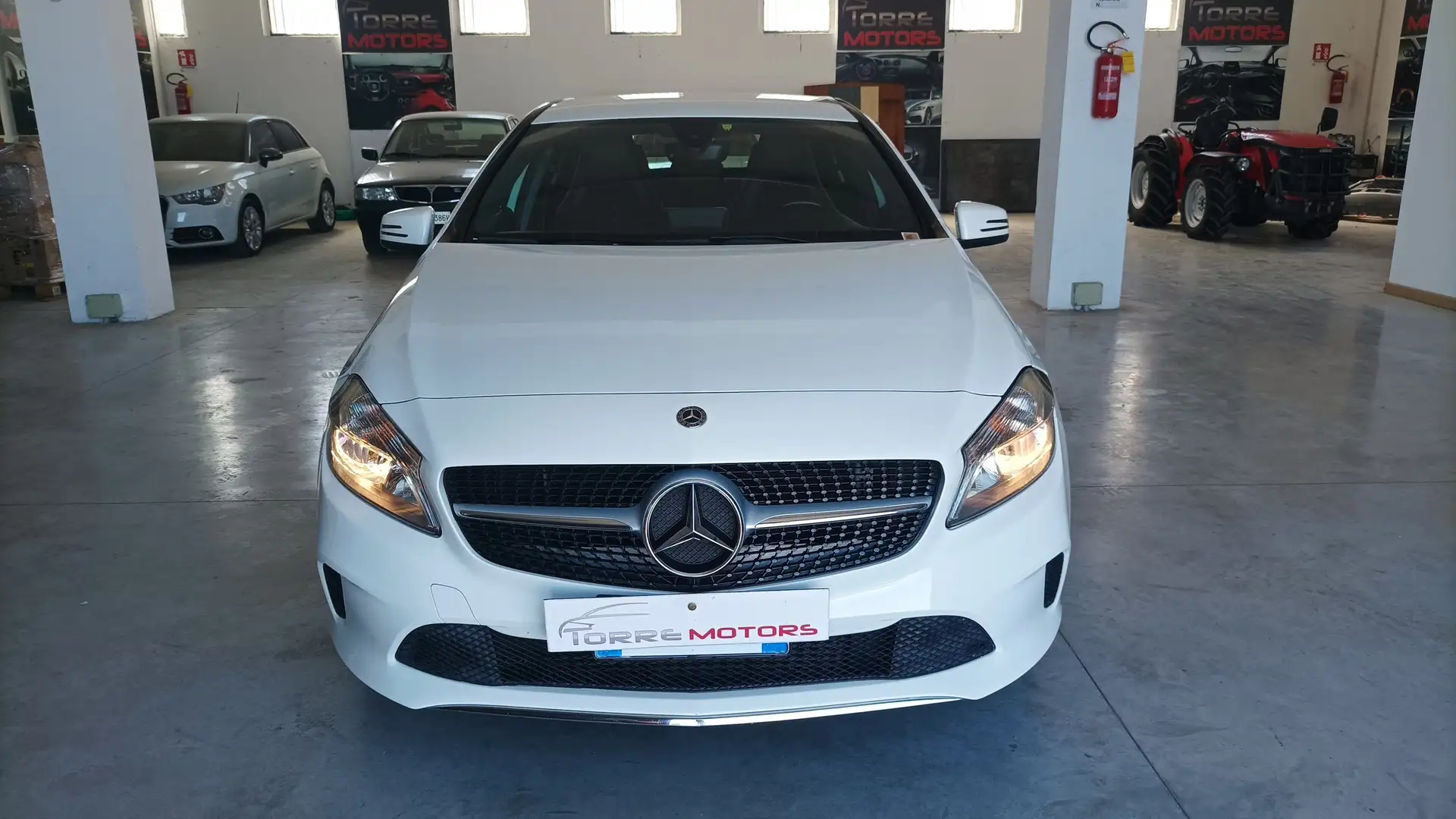 Mercedes-Benz A 180 Classe A - W176 d Sport my16 Blanc - 2
