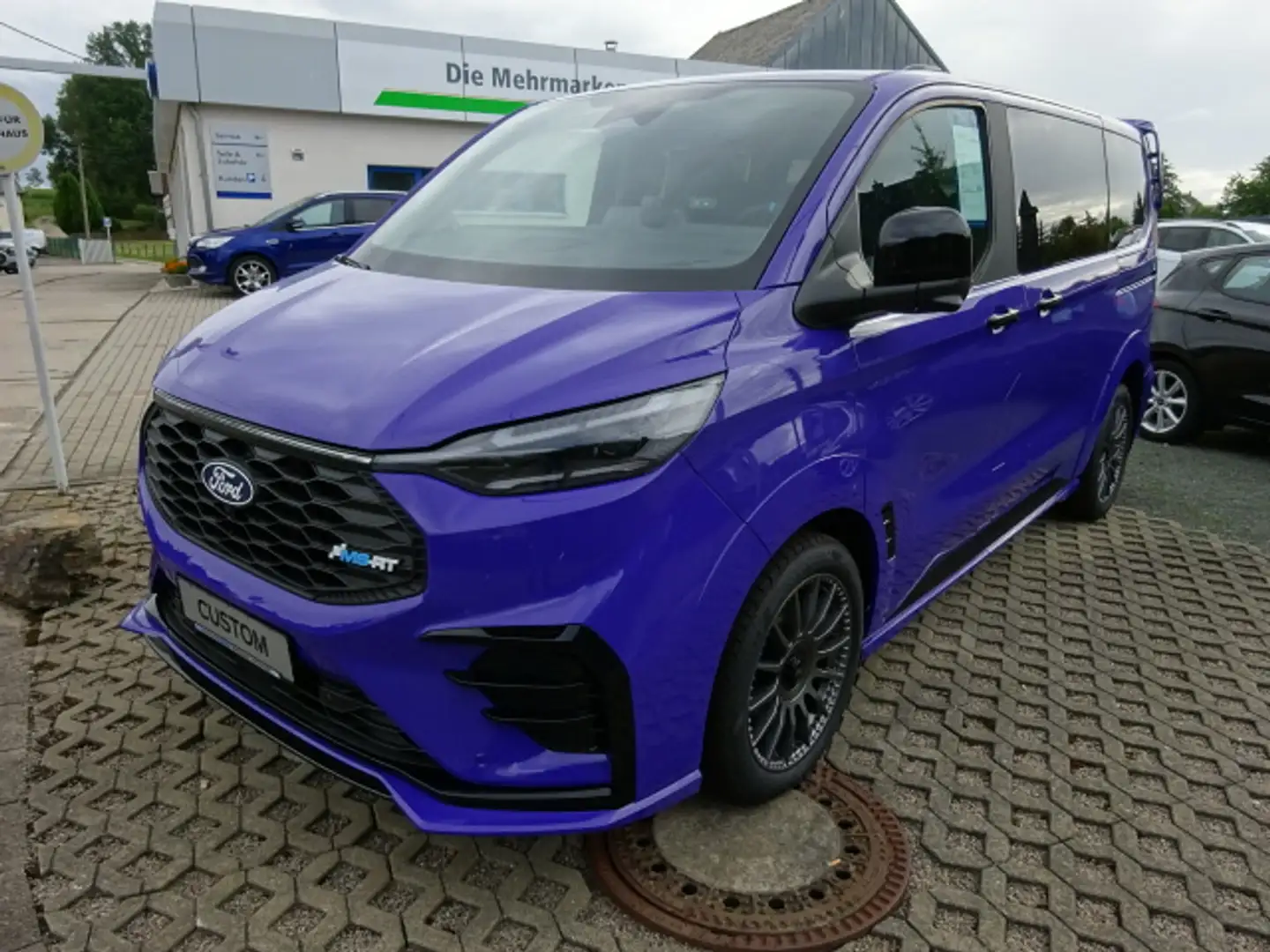 FORD Tourneo