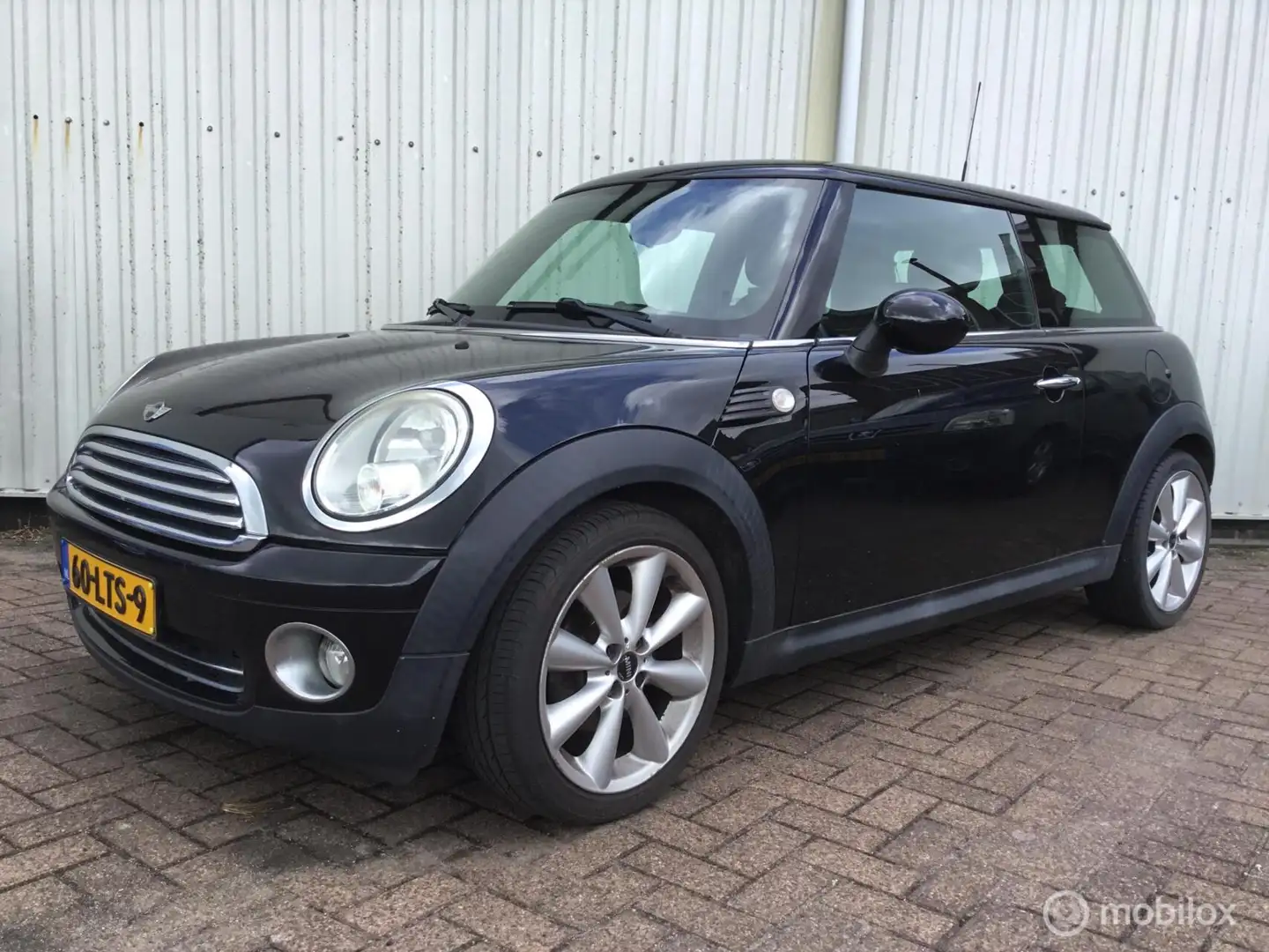 MINI Cooper Mini 1.6 Chili Schwarz - 1