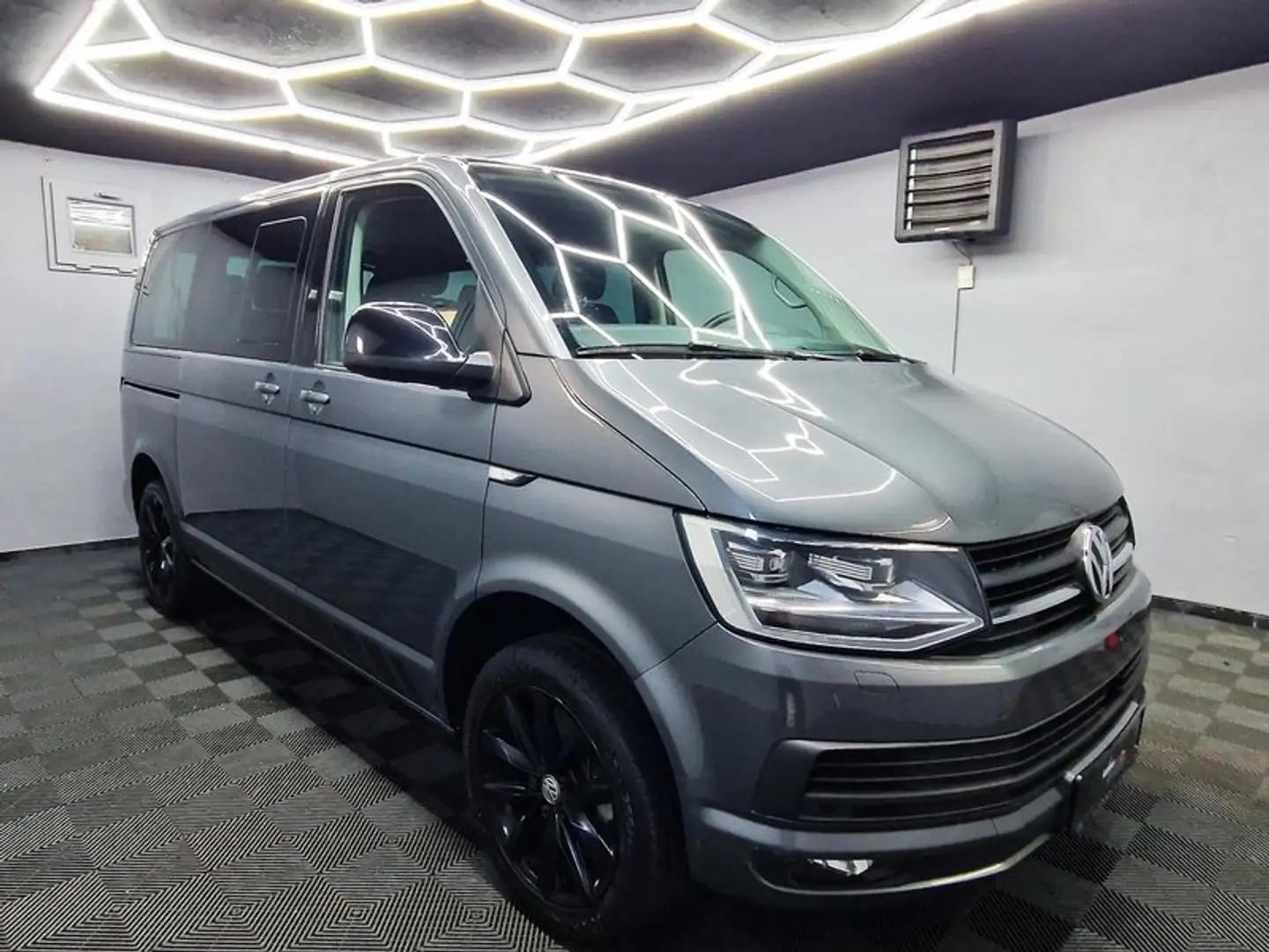 Volkswagen T6 Caravelle AUTOMATIK/LED/NAVI/STHZG|LM FELGEN|ACC Gris - 2