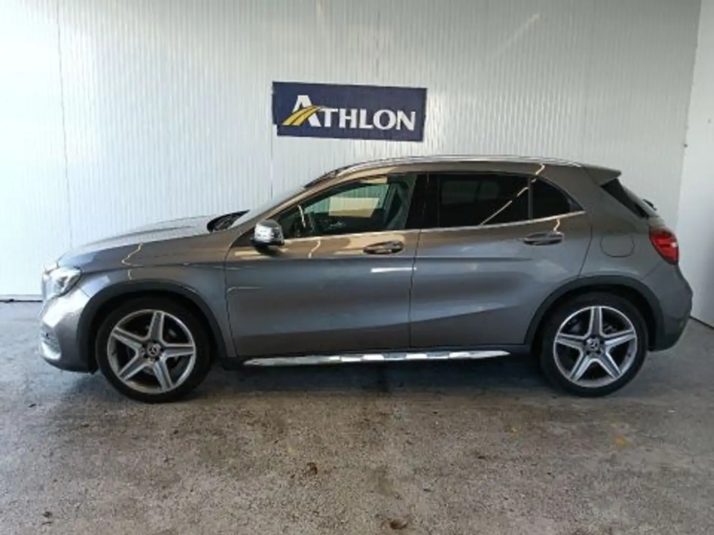 Mercedes-Benz GLA 200 200d 7G-DCT Grau - 2