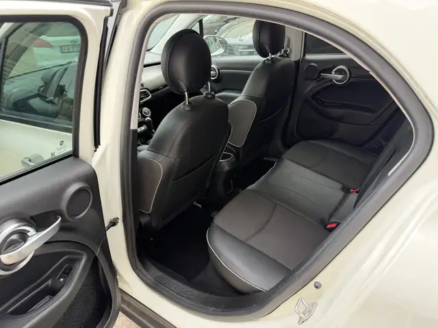 Fiat 500x view 11