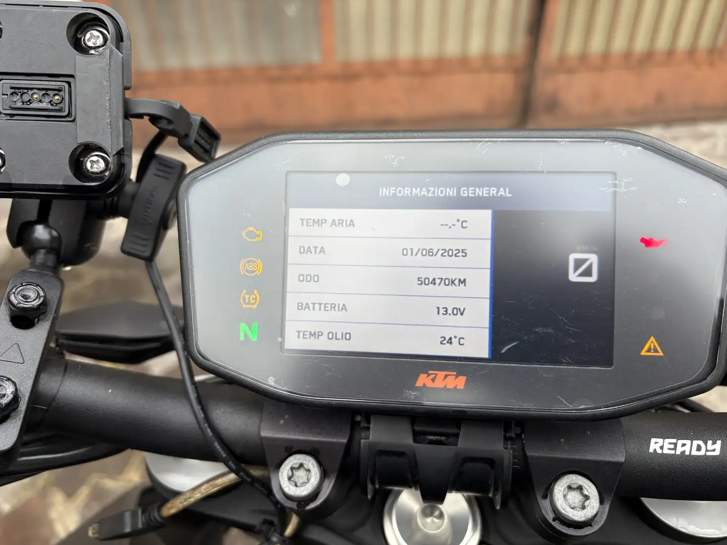 KTM 1290 Super Duke R - 1