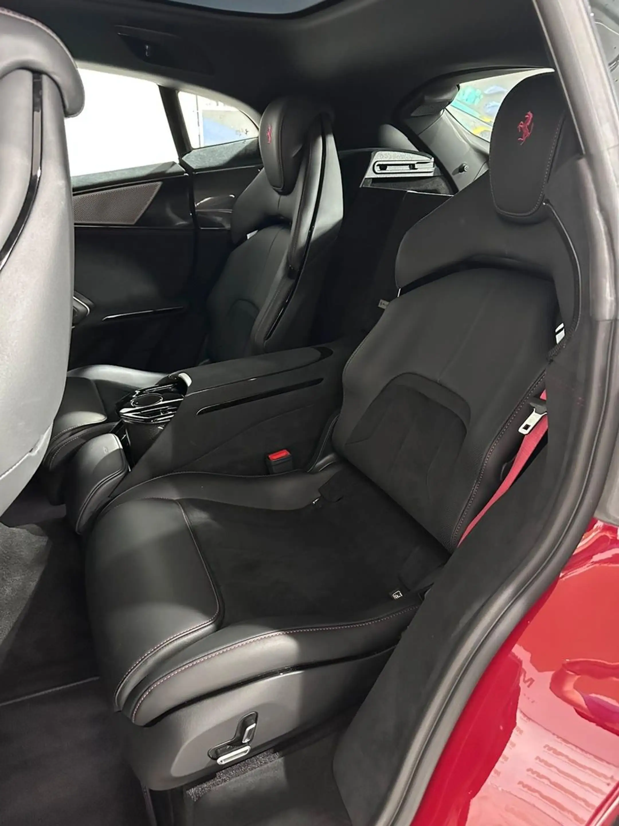 Ferrari Purosangue Carbon Pano Massage Lift — photo 12