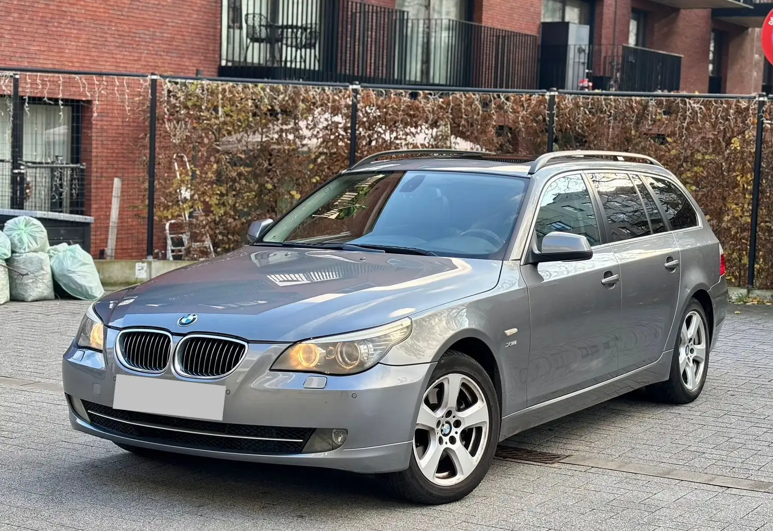 BMW 525 Touring 525 dXA Grijs - 1