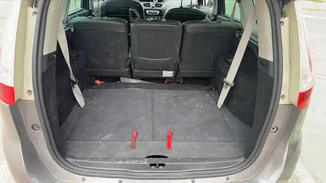 Renault Grand Scenic view 14