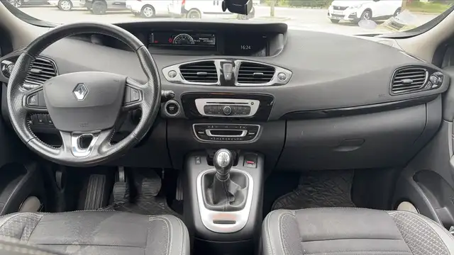 Renault Grand Scenic view 11