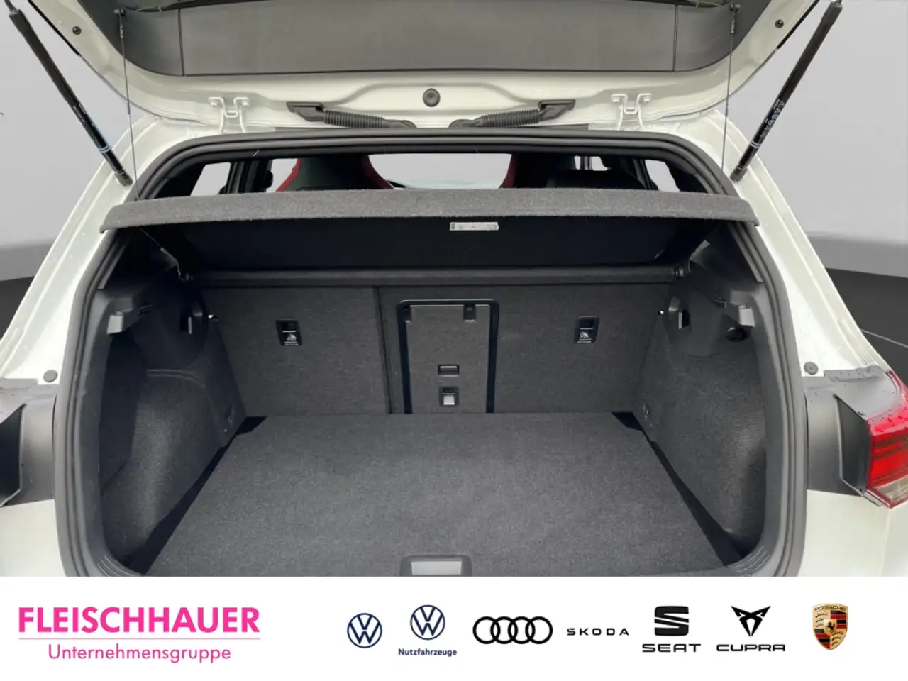 Volkswagen Golf GTI VIII Clubsport DWA IQDrivePaket RFK Lenkrad heizb. 16