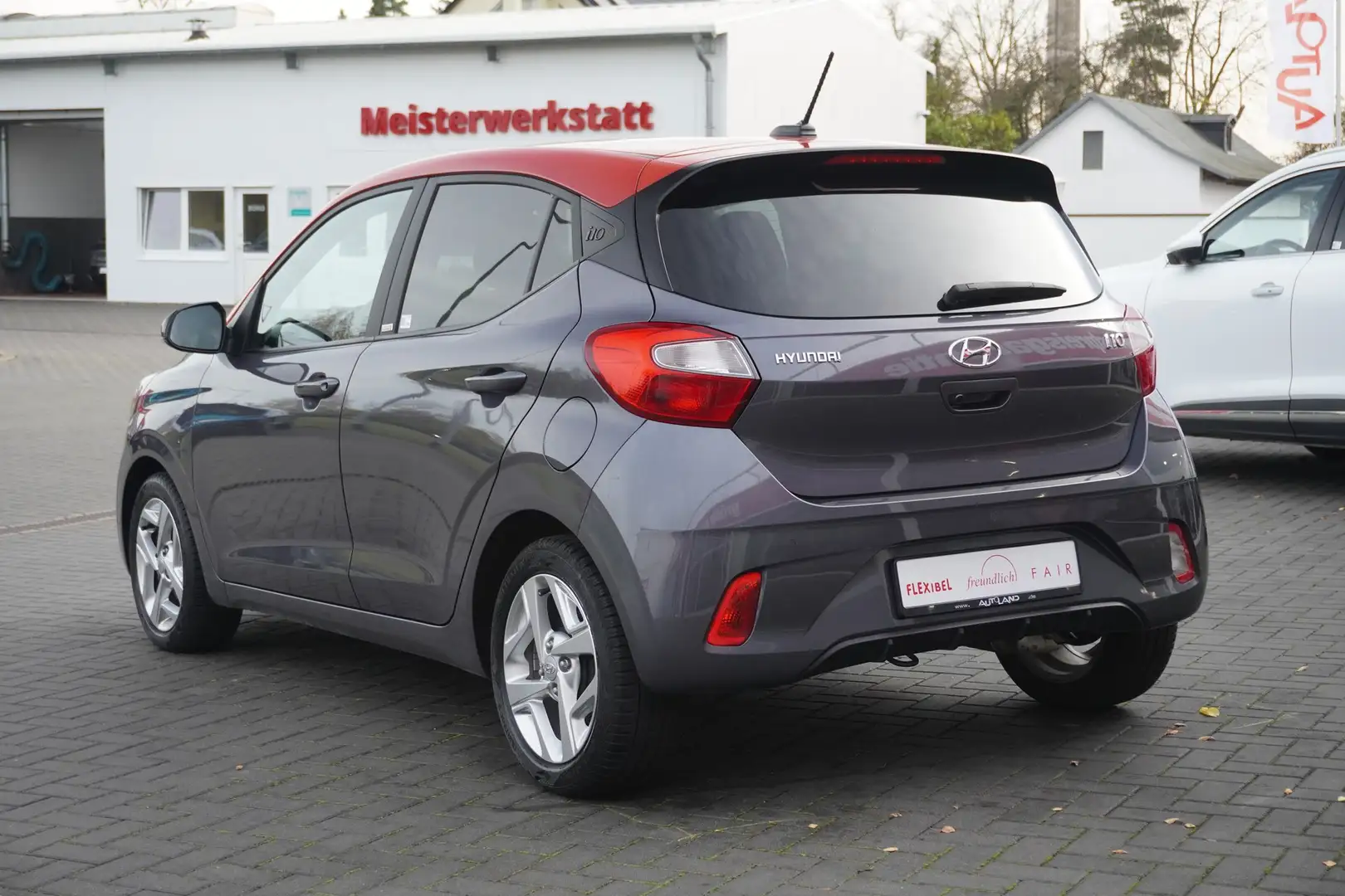 Hyundai i10 1.2 Intro Edition NAVI SHZ LHZ KAMERA Gris - 2