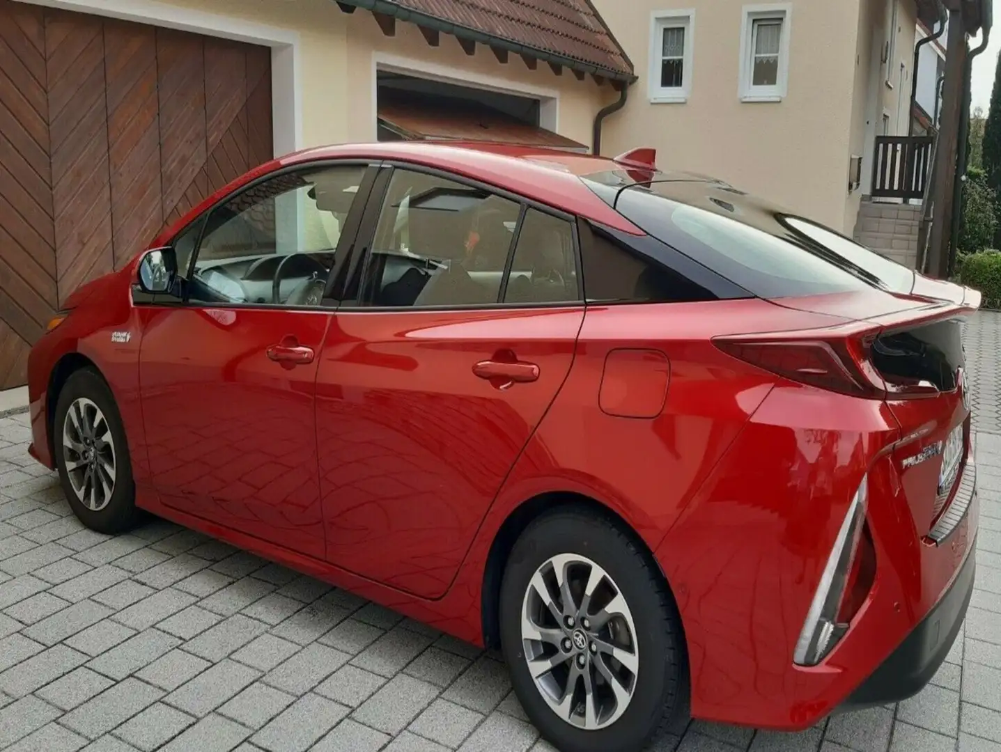 Toyota Prius Prius Plug-in Hybrid Executive Czerwony - 2
