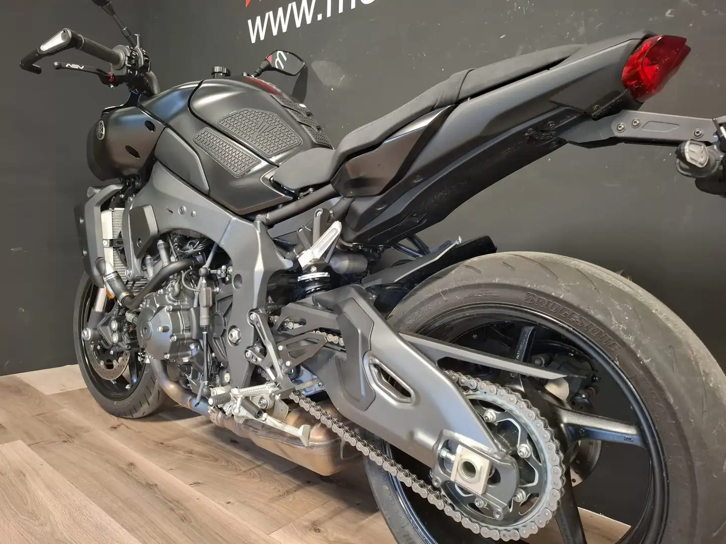 Yamaha MT-10 Nero - 2