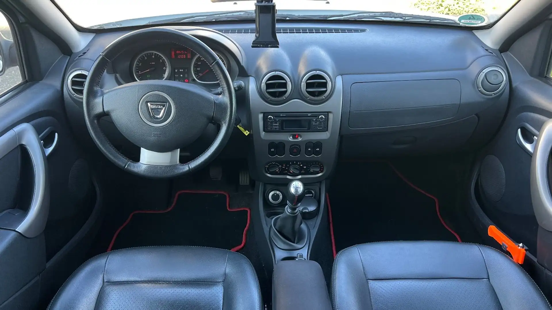 Dacia Duster I Prestige 4x4 VOLL LEDER HU NEU KLIMA Weiß - 2