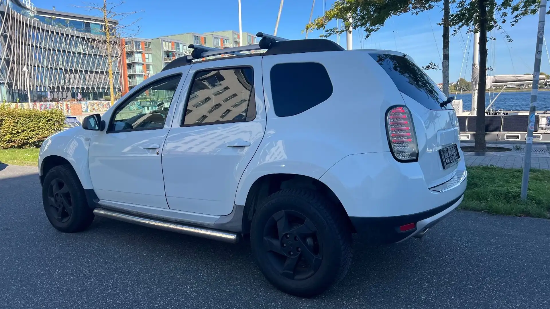 Dacia Duster I Prestige 4x4 VOLL LEDER HU NEU KLIMA Weiß - 2