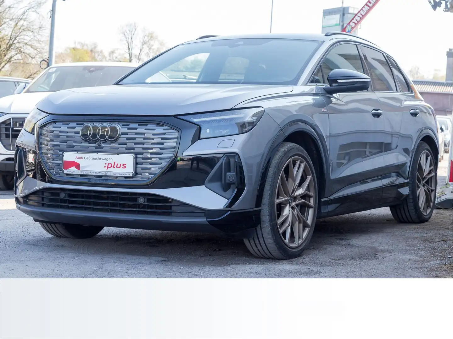 Audi Q4 e-tron 40 2x S LINE LM21 SONOS LEDER Grau - 2