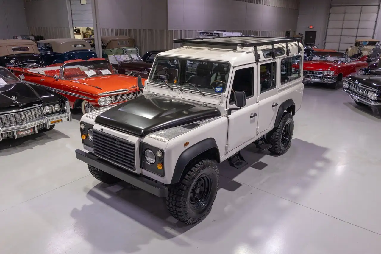 Land Rover Defender