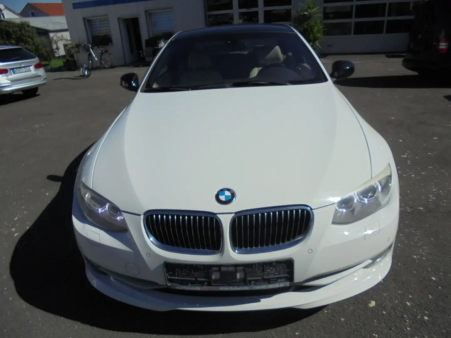 BMW 325 i Coupé Service Neu TÜV 5/27 Weiß - 2