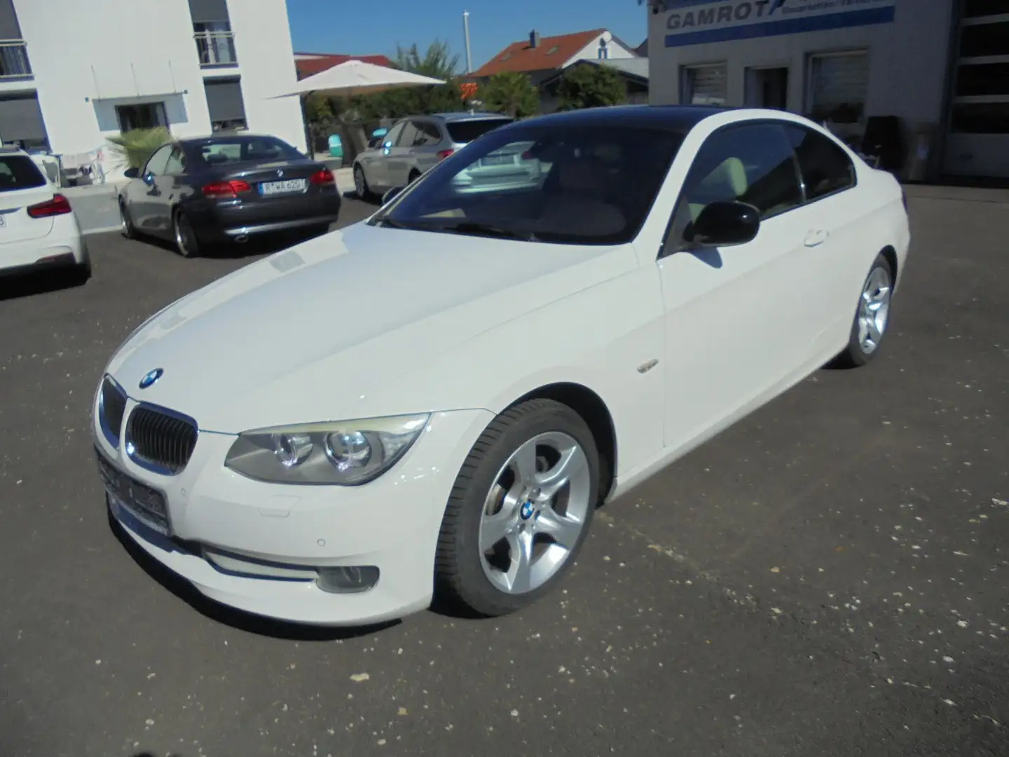 BMW 325 i Coupé Service Neu TÜV 5/27 Weiß - 1