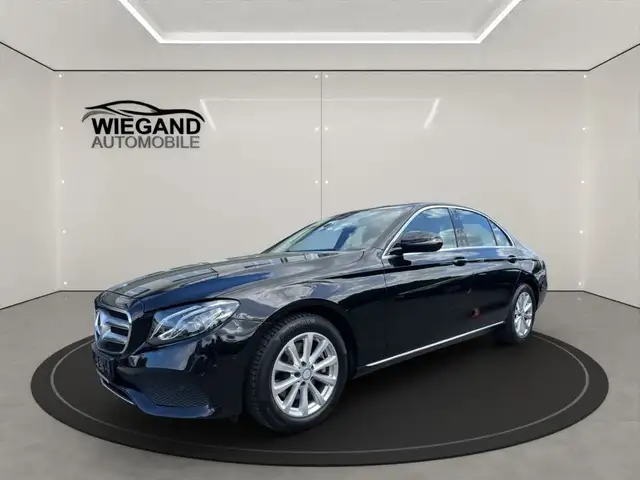 Mercedes-Benz E 200 9G-TRONIC AVANTGARDE+KAMERA+NAVI+METALLIC