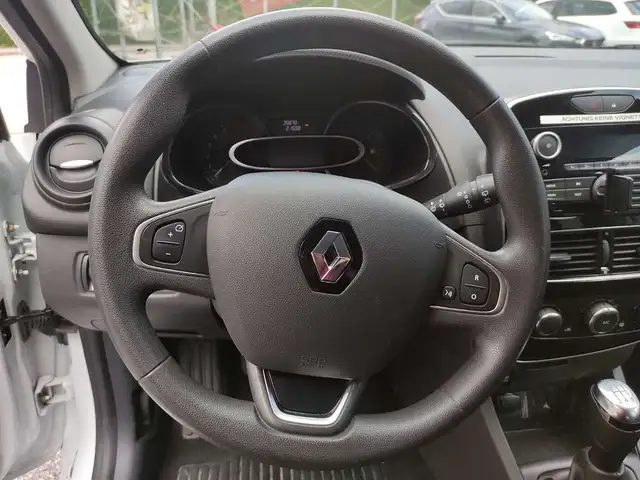 Renault Clio view 13