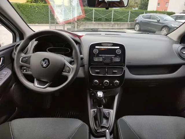 Renault Clio view 12