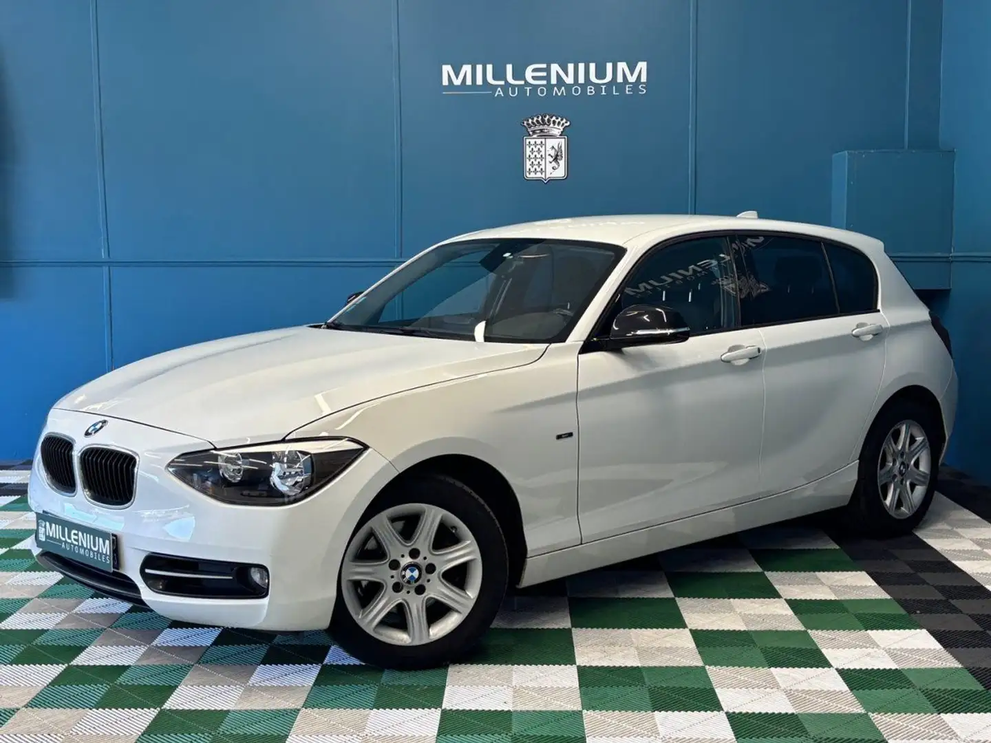 BMW 120 SERIE (F21/F20) 120DA 184CH SPORT 5P Blanc - 1