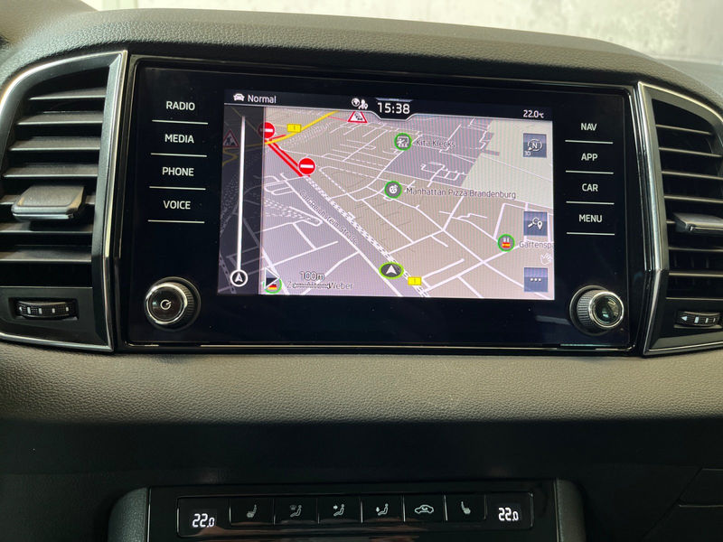 Skoda Karoq Style 1.5 TSI DSG Kamera Navigation KESSY — photo 13
